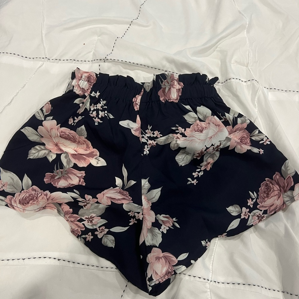 Floral stretch shorts